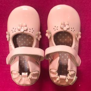 Pink Patent Robeez Toddler size 6 like new